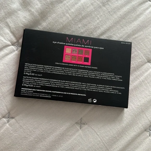 Shaina B Miami eye shadow palette - Picture 4 of 5